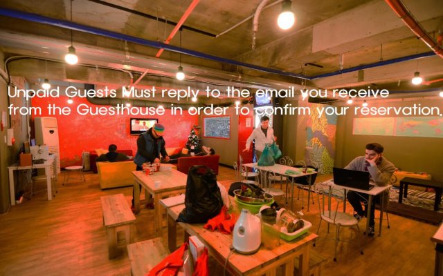 Kimchee Sinchon Guesthouse - Hostel