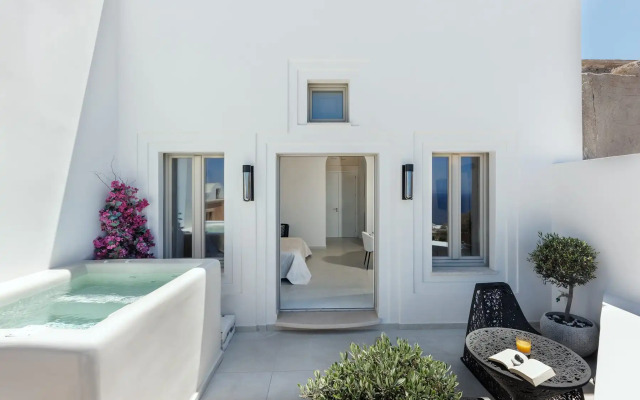 La Madeleine Oia Suites & Caves