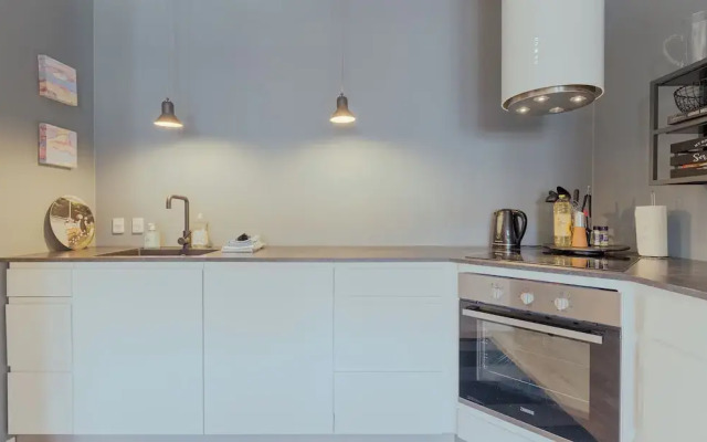 Downtown / Newly Renovated 2 Bedroom Apartment
