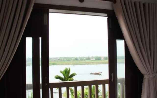 B'Lan Riverside Villa