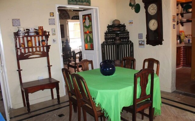 Colonial Guest House Walled City