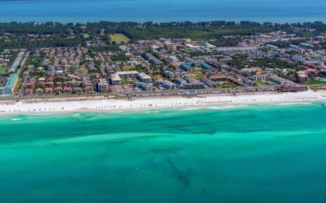 Green Reef Townhomes by Resort