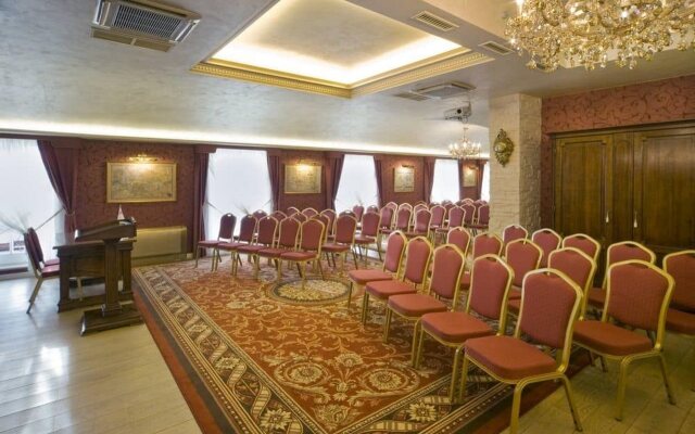 IMPERIAL Hotel & Restaurant