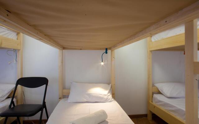 Yard Hostel & Coffee