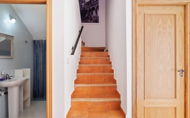 Quaint Holiday Home With Private Pool