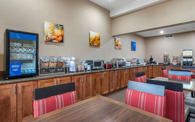 Comfort Inn & Suites Junction City - near Fort Riley