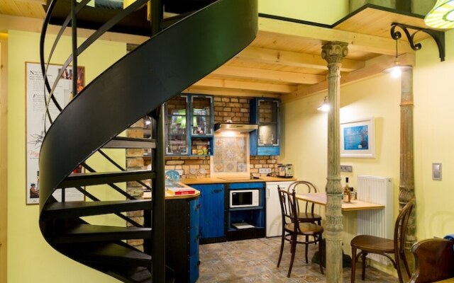 Artistic and Unique Apartment in the Centre