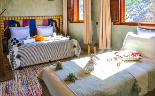 Room in Lodge - Authentic and Pittoresque Room for 3 People in Tamatert, Morocco Num1