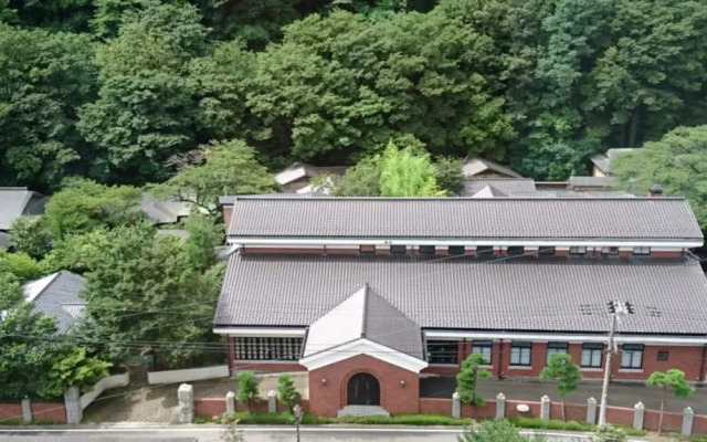 Hanarenoyado YOMOGINO