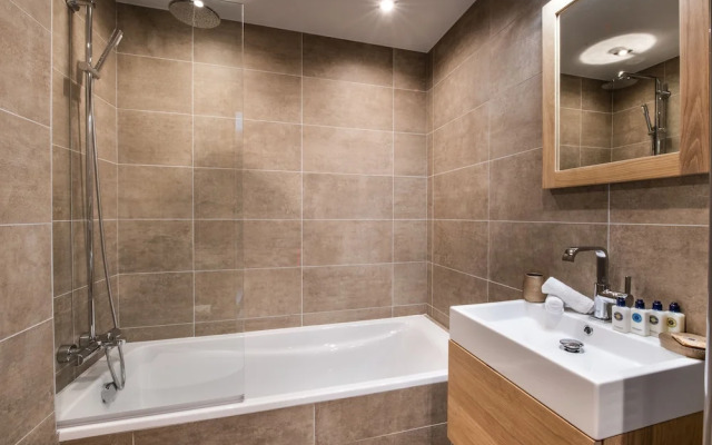 Yellowstone Lodge Chalet 1