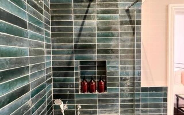 Redland Suites - Apartment 6