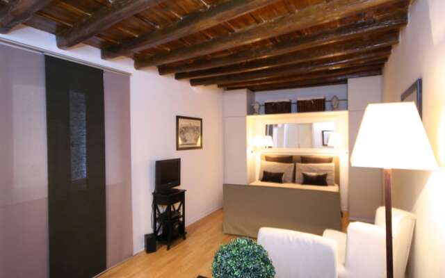 Rental in Rome Romantica Studio