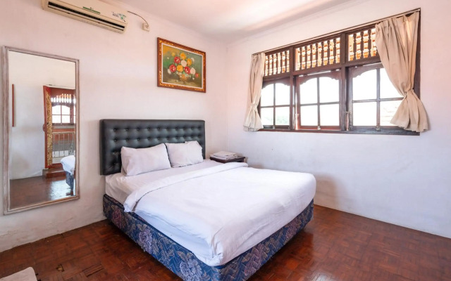 OYO 4003 Ceria Guesthouse SeminyakNearSeminyak Beach