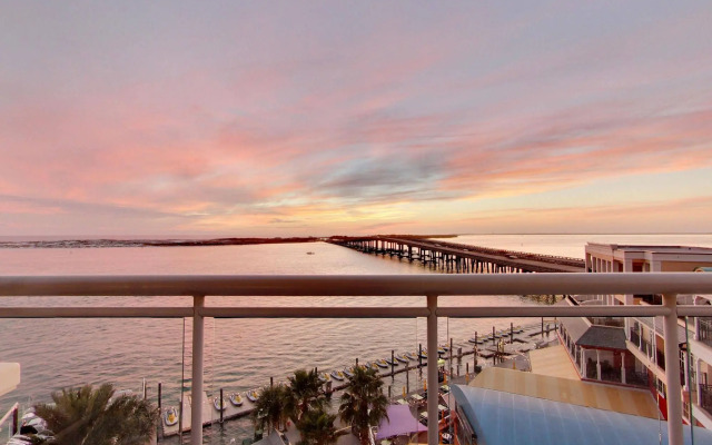 Emerald Grande Condominiums at HarborWalk Village