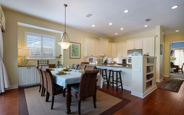 Sunkissed 3 Bedroom Townhouse by RedAwning