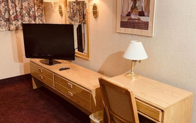 Coliseum Inn & Suites-Garden City Long Island