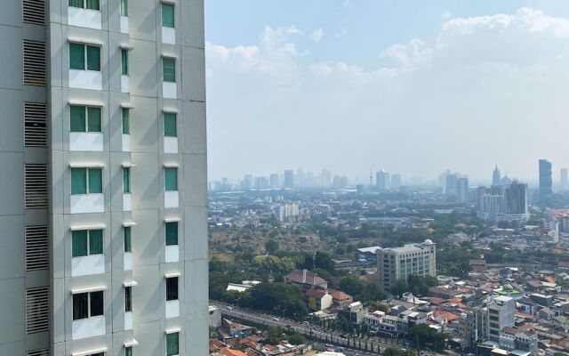 Beautiful And Homey 2Br Apartment Thamrin Residence