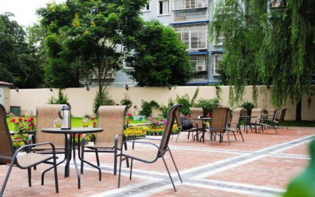 The Four Seasons of Riverview Hotel