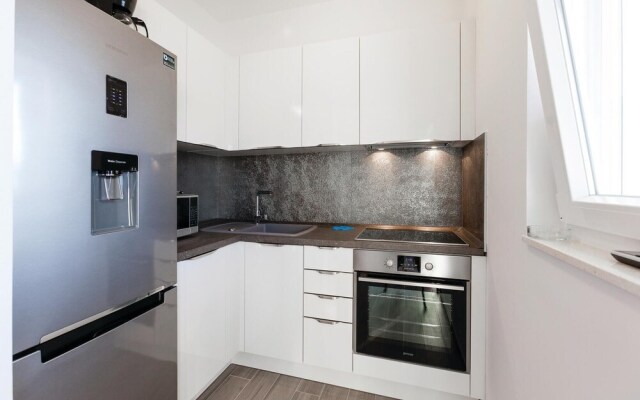Amazing Home in Arbanija With Wifi and 9 Bedrooms