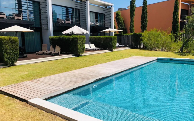 Tr ia Beach Pool Golf Villa