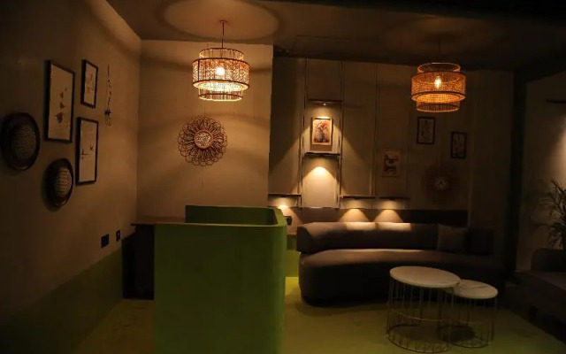 Divik Aparthotel, Bhopal