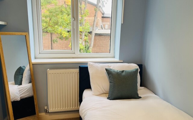 Charming 3-bed House in Levenshulme, Manchester