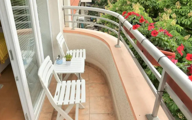 Unique Apartment Leninova