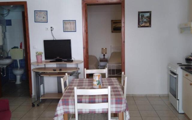Akti Miaouli Holiday Home