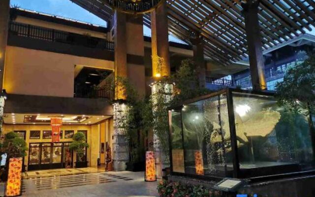 Tianci Huatang Forest Hot Spring Resort Hotel (Chongqing Lushan Branch)