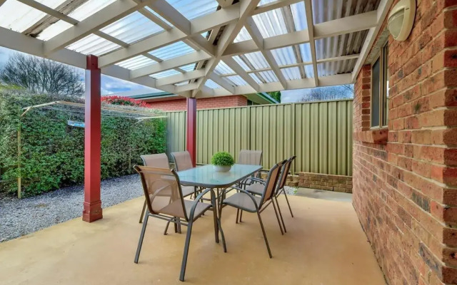 Spacious 2 Bed, 2 Bath Villa, CBD Location