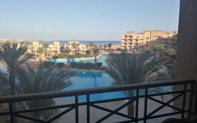 Sea view apartment with private beach