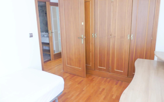 Apartamento luminoso, funcional y amplio en zona hospitalaria