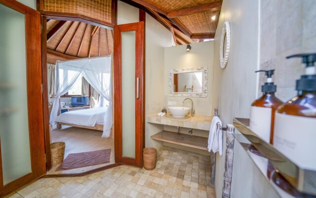 Blue Lagoon Avia Villa