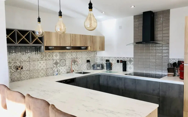 Captivating 5-bed House in Porthleven