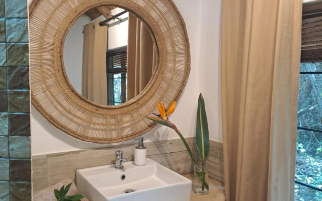 LittleBush Private Lodge