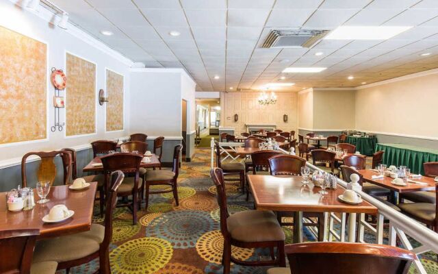 Days Hotel by Wyndham Williamsburg I-64