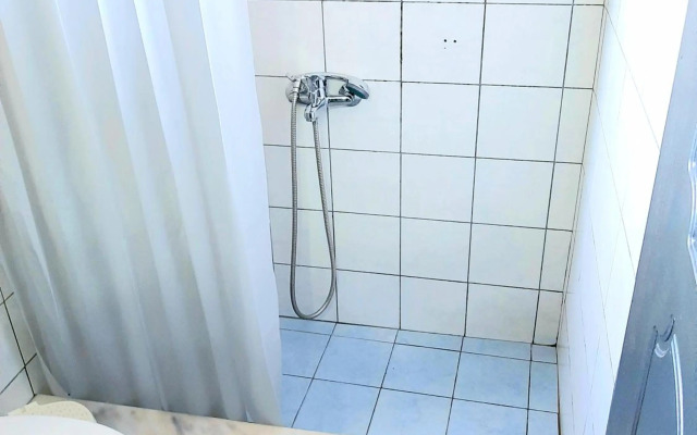 Crystal Cherry Apartment