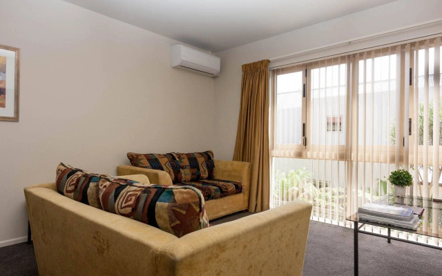 Lorenzo Motor Lodge