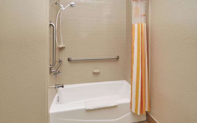 La Quinta Inn & Suites by Wyndham South Bend