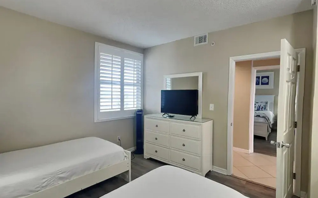 Emerald Key #602 by Southern Vacation Rentals