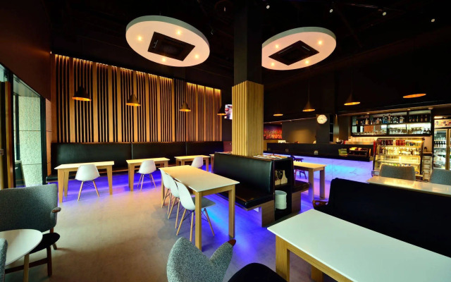 Bizotel Premier Hotel & Residence