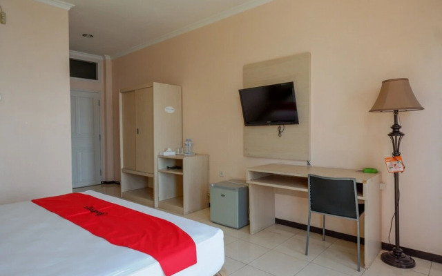 RedDoorz Plus Syariah @ Hotel Boulevard Luwuk