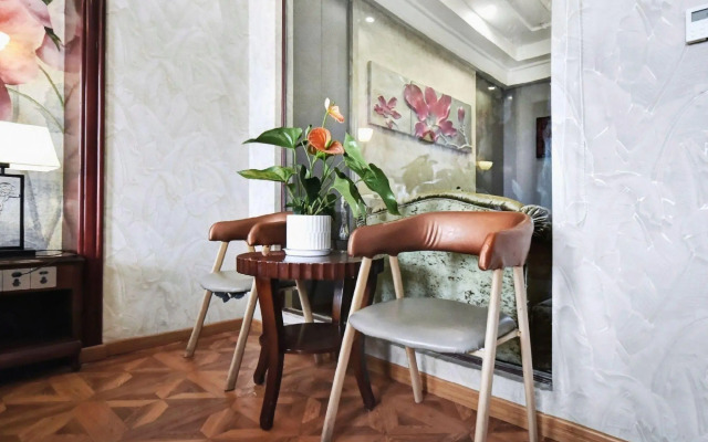 Neijiang Riverside Garden Hotel