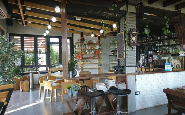 Casa & Cafe De Nadi