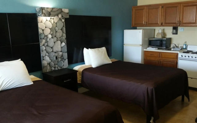 Driftwood Beach Motel