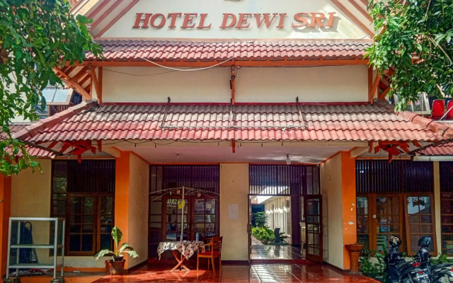 OYO 759 Hotel Dewi Sri