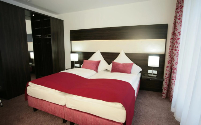Hotel Demas City