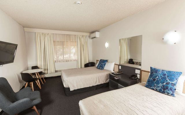 Belconnen Way Hotel Motel and Serviced Apartments