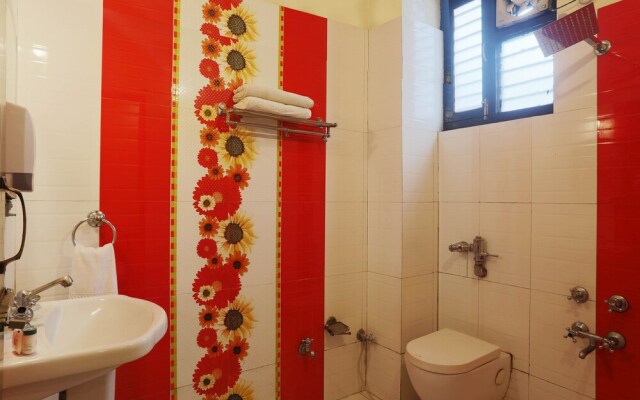 OYO 4889 Hotel Moon 2