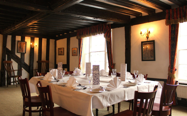 Brook Red Lion Hotel